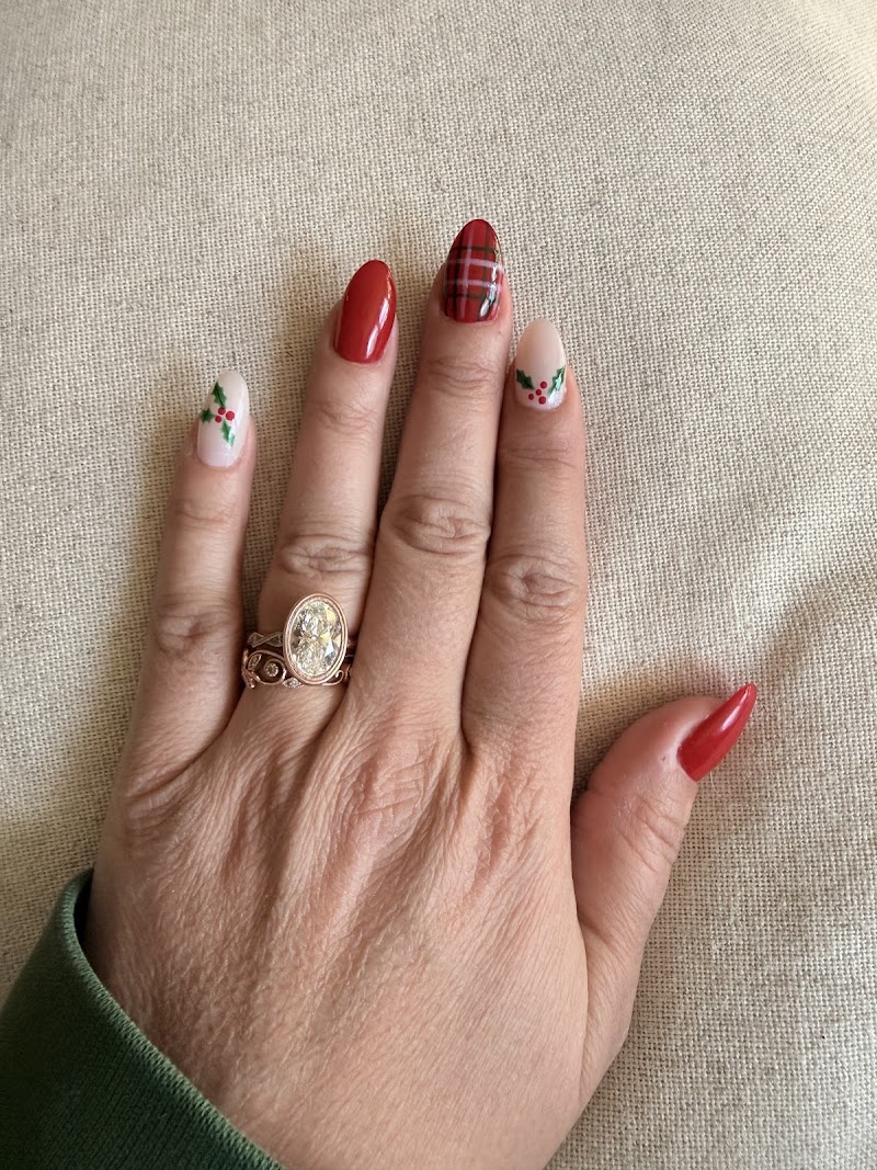 Stunning nail art with seasonal theme